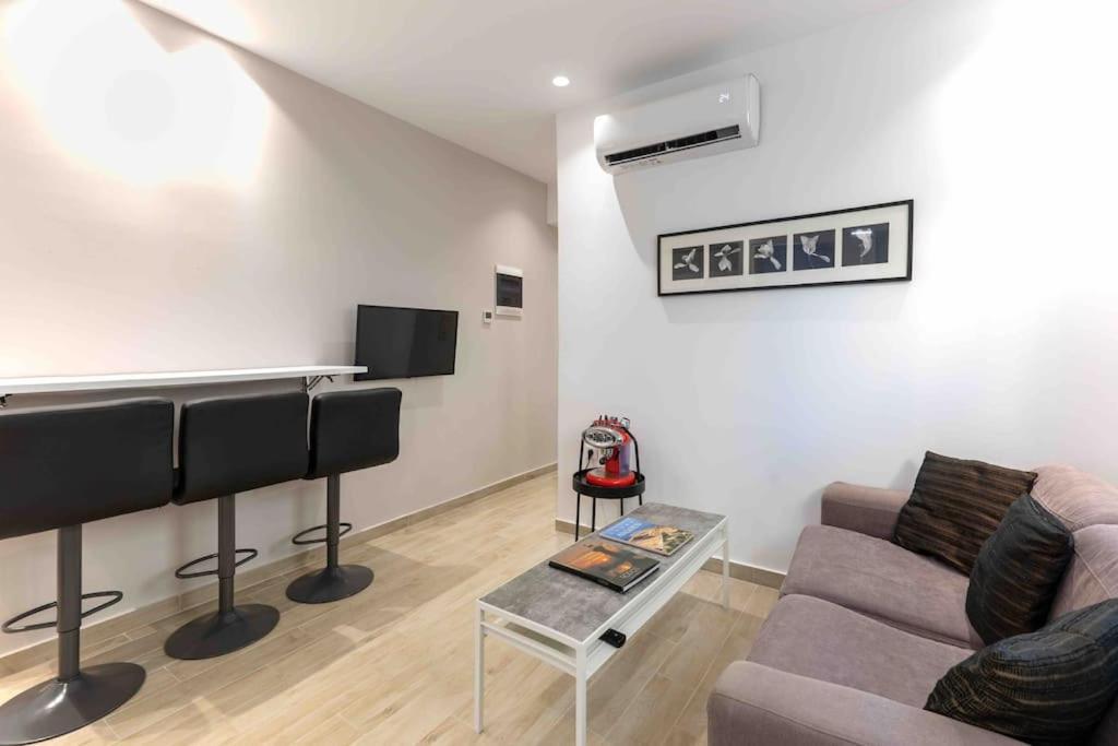 Luxury Cozy Appartment In The City Center Rhodes City Екстериор снимка